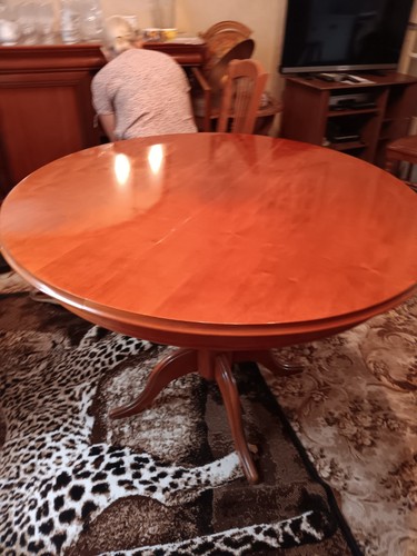 Table ronde massive pied - table,