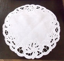 NAPPERON  BRODERIE MAIN