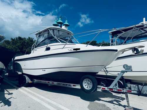 Boston whaler conquest - boston,