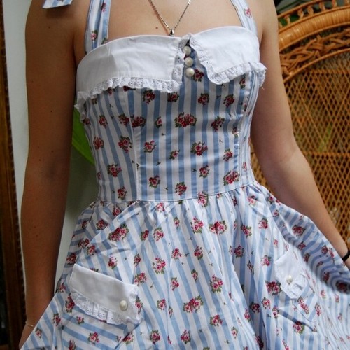 Petite robe bleue année - , 50