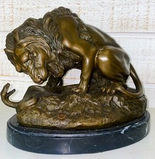 Sculpture en bronze – Lion