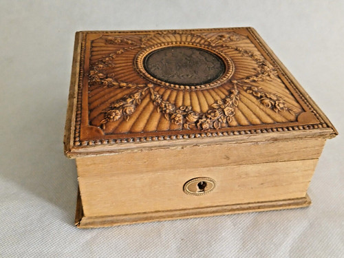 Jolie boîte carton bouilli - boîte,