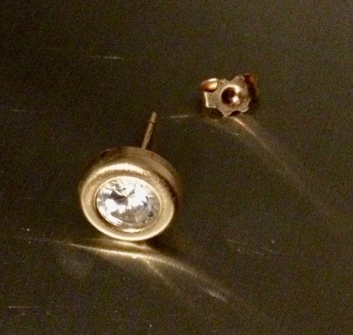 Seule boucle oreille - seule, d’oreille