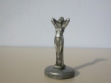 Femme au voile - mascotte