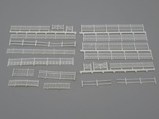 20 White H0 Fence Barriers
