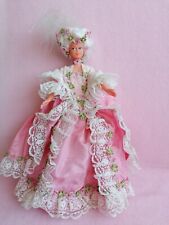 TRÈS RARE POUPÉE SOPHIE DE PEYNET EN TENUE "POMPADOUR" ROSE - Année 1969