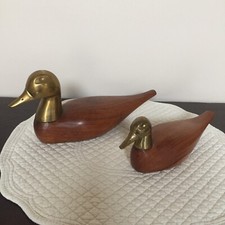 Duo de canards en bois et