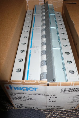 Disjoncteur triphase 13a - triphase,