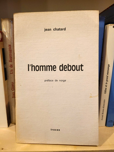 Homme debout jean - |, chatard
