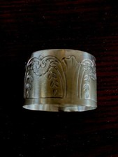 ROND DE SERVIETTE ANCIEN EN