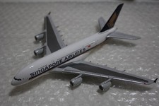 Singapore Airlines Airbus A380 Official Merch 1:400 Model