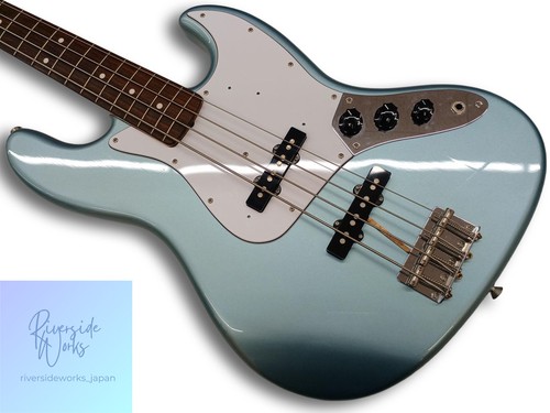 Guitare basse électrique