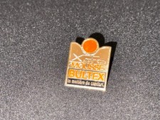 (Z7) VINTAGE XAVIER ROTH COLLECTION ENAMEL BADGE PINS FOAM BULTEX MATTRESS