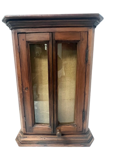 Petite vitrine murale deux - petite, a
