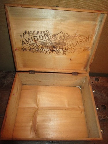 Boite caisse ancienne - /,