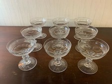 9 coupes à champagne modèle Trianon en cristal de Saint Louis (prix à la pièce)