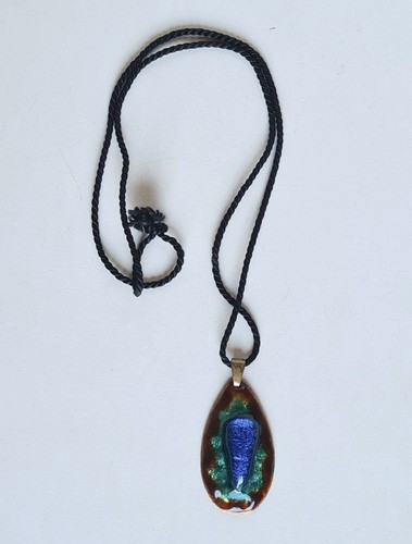 Pendentif émaux sur - en,