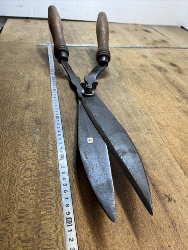 Old tool outil - (n°4,