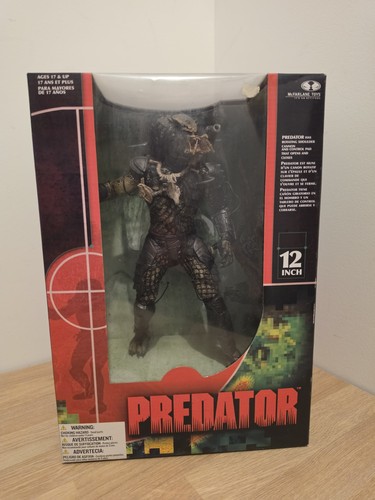 Predator 2004 mcfarlane toys - predator,