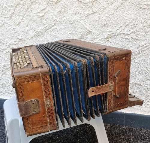 Accordéon ancien instrument - ancien,