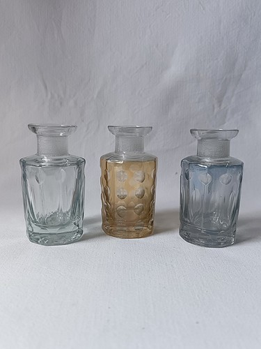 Lot anciens flacons à - 3,