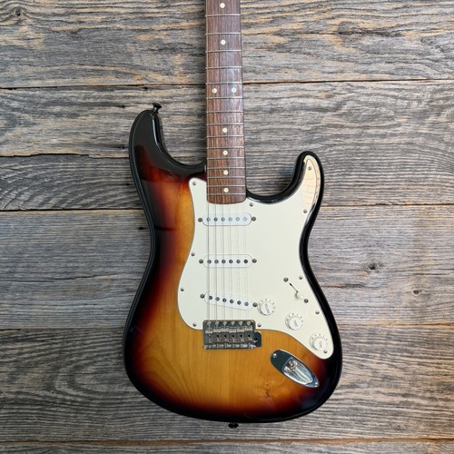 Used fender mim - used, classic