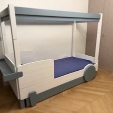 Lit baldaquin enfant avec