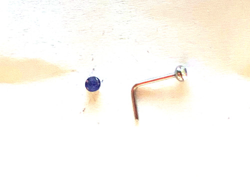 Piercing angle droit nez - droit,
