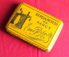 Grande boîte ancienne