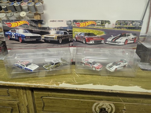 Hot wheels ford torino - hot,