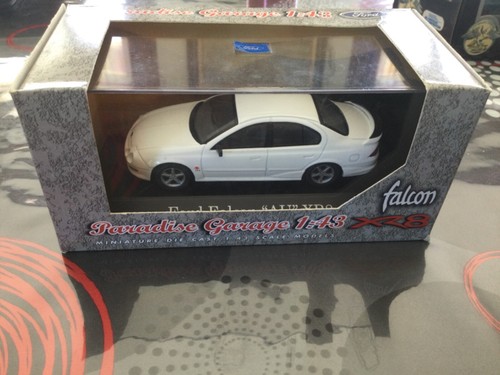 Ford falcon xr8 - falcon, paradise