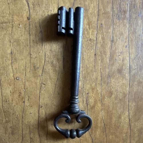 Clé ancienne métal cm - en,