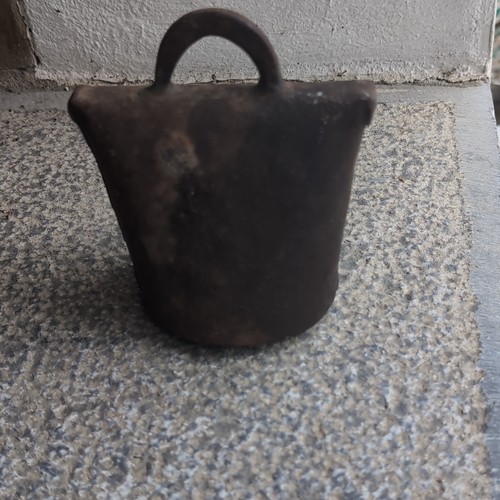 Cloche sonnaille ancienne - , en
