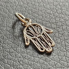 Petit pendentif main de Fatma