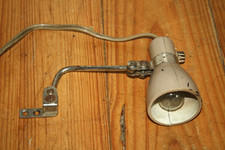 Ancienne lampe de machine à