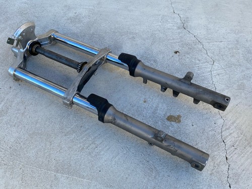 Une fourche tube droit - une, gauche