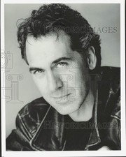 1995 Press Photo Tom Amandes, American actor - afa73092