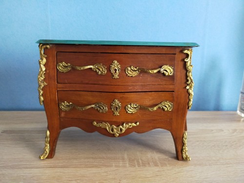 Commode ancienne pour poupée - ancienne,