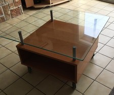 Table basse de salon à plateau en verre