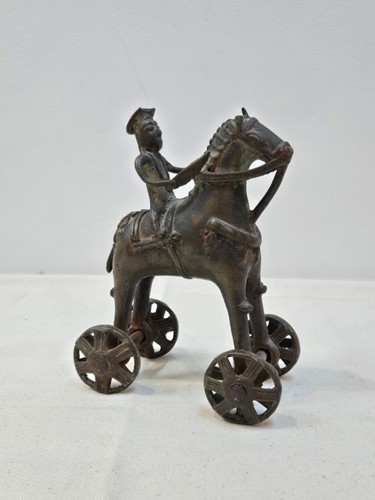 Ancien jouet cheval temple