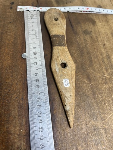 Old tool outil - old, ancien
