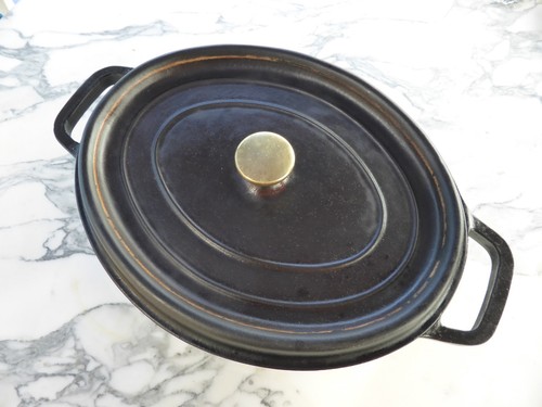 Cocotte ovale staub - cocotte, en