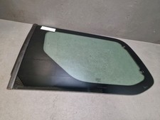 Vitre latérale mobile droite