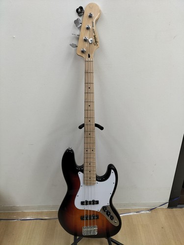 Guitare basse électrique
