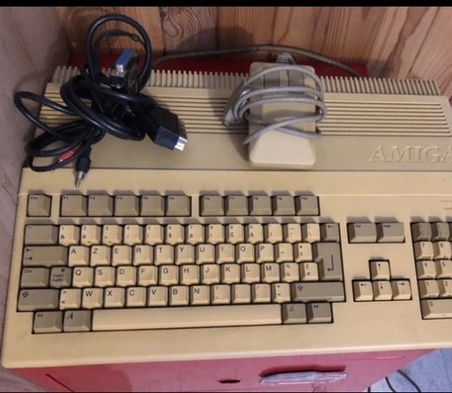 Amiga 500 no atari amstrad - amiga,