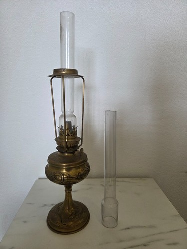 Ancienne lampe pétrole - lampe, en