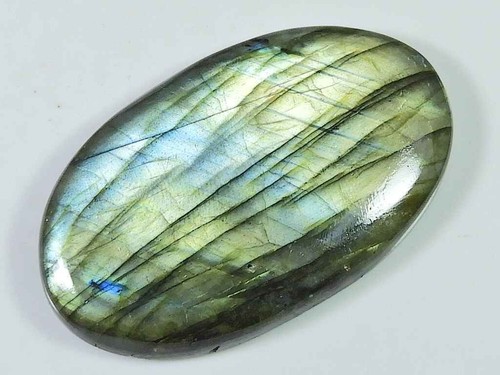 106cts cabochon ovale - 106cts., en