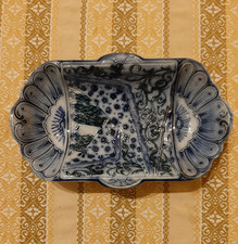 Plat ancien en Barbotine