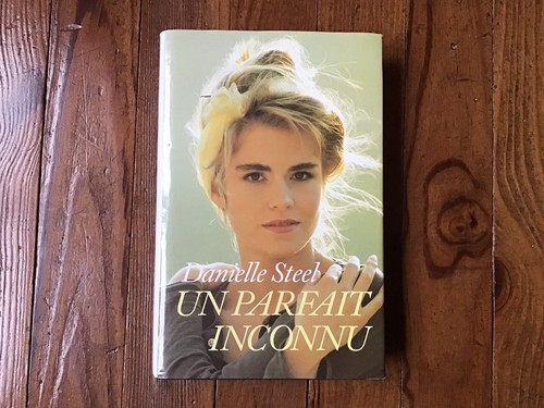 Livre danielle steel - livre, un