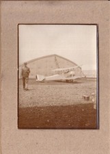 AVION BIPLAN MILITAIRE DEVANT